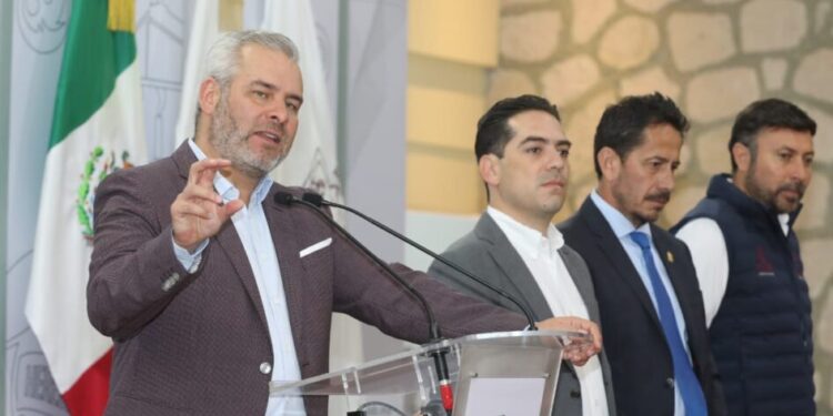 Ramírez Bedolla anuncia 2 distribuidores viales Morelia