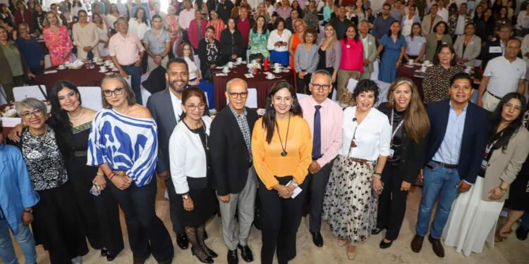 Reconoce SEE labor de miles de docentes en el fomento a la inclusión
