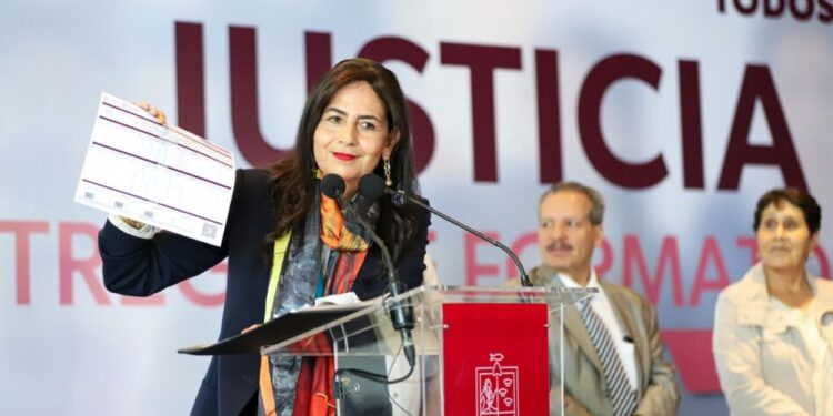 Sin intermediarios, SEE brinda justicia laboral a 2 mil 300 maestros