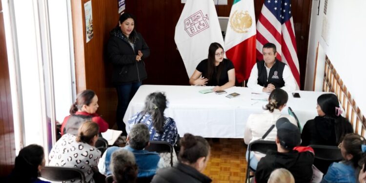 Entrega Semigrante visas mes calendario para que paisanos reciban pensión