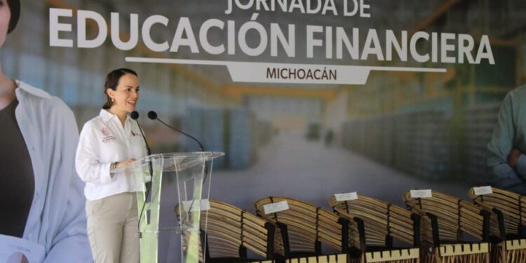 Sí Financia créditos Apatzingán