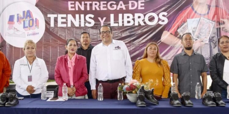 Llegan tenis para más de 33 mil estudiantes de Morelia y Cuitzeo