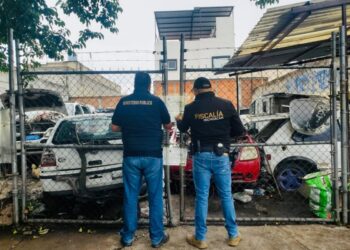 En Prados Verdes, Fiscalía General catea domicilio y asegura dos vehículos con alteraciones en sus medios de identificación-Morelia Informativo