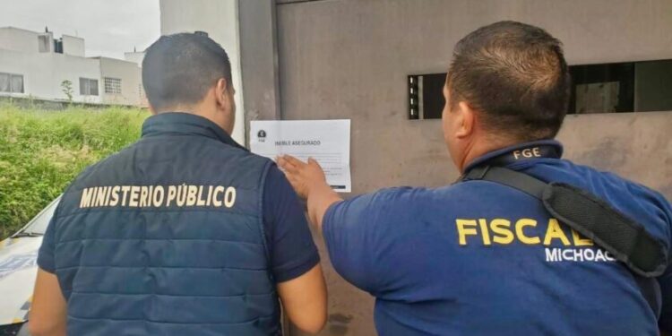 Asegura FGE en cateo, tres motocicletas con reporte de robo y alteraciones en sus medios de identificación