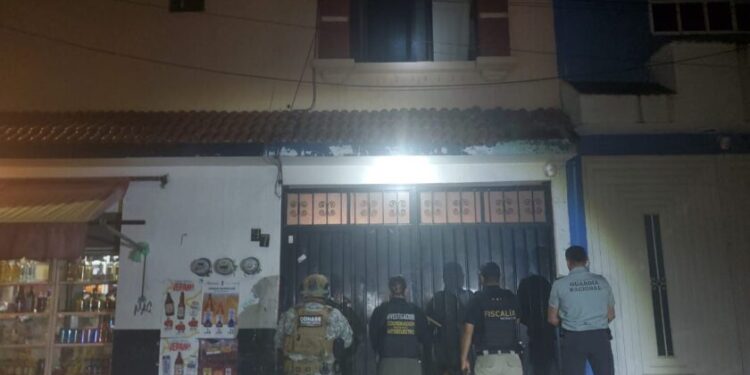 Fiscalía General decomisa 600 dosis de narcótico y detiene a presunto narcomenudista, tras realizar cateo en la colonia El Realito