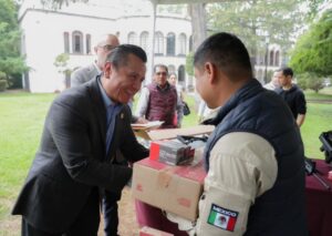 entrega de armas y equipo certificados ante Sedena a comunidades indígenas