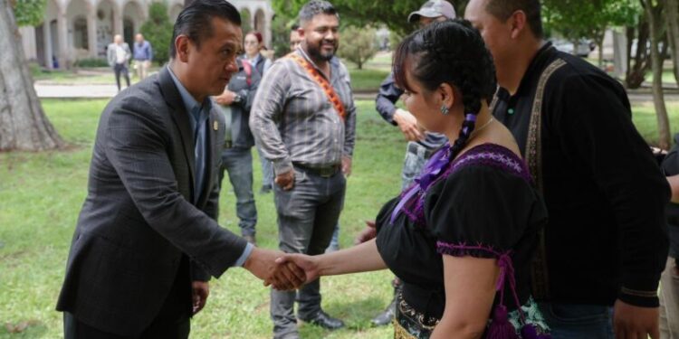 entrega de armas y equipo certificados ante Sedena a comunidades indígenas