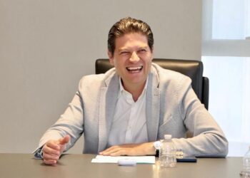 Llama Alfonso Martínez a no ponerse nerviosos por realizar giras por el interior del estado