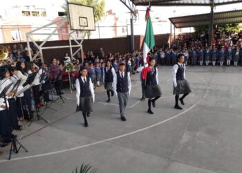 Celebran el 18º aniversario de la escuela primaria “José María Morelos” en el fraccionamiento Galaxia, Tarímbaro