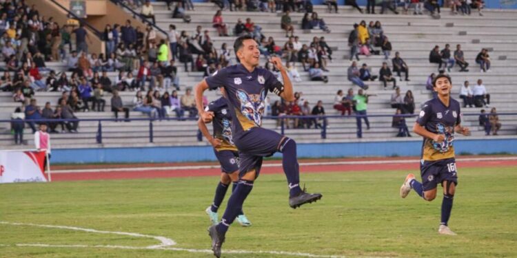 Cristián Ortiz “El Tigre”, estudiante de la UMSNH se corona como goleador nacional de la Liga TDP