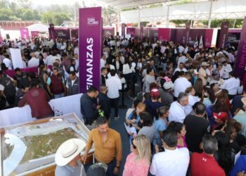 Bedolla en territorio; inicia en Jiquilpan primera audiencia pública