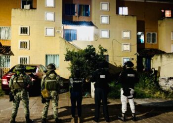 Asegura en cateo FGE 125 dosis de una sustancia con apariencia de narcótico, en el fraccionamiento Villas del Pedregal