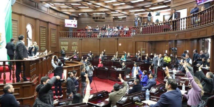 Aprueba Congreso de Michoacán reforma Constitucional en materia de salarios