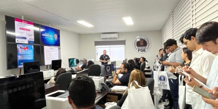 FGE lleva a cabo una jornada de vinculación académica con estudiantes de la UVAQ