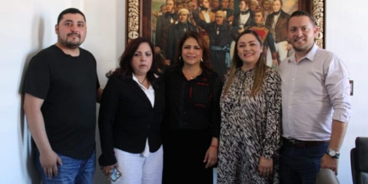 Fabiola Alanís teje puentes de interlocución con alcaldes de La Ciénega