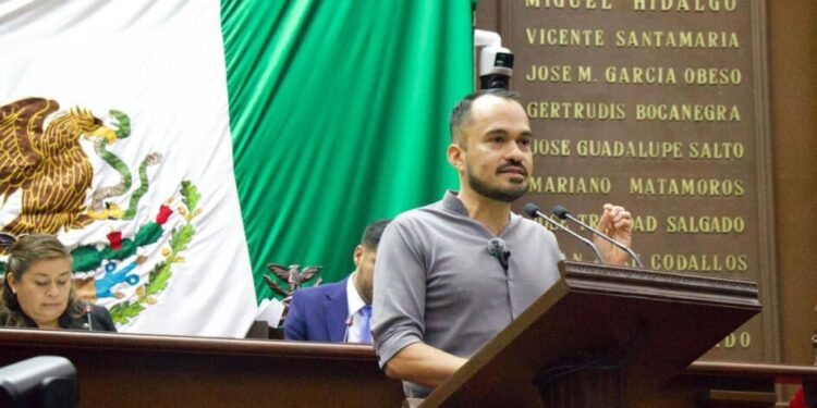 La dignidad y los derechos humanos al frente: Hugo Rangel presenta iniciativa de reforma para garantizar los derechos de la comunidad LGBTTIQ-Morelia Informativo