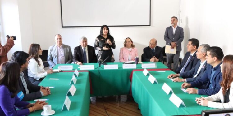 Garantizar el pleno desarrollo de menores y adolescentes de Michoacán, compromiso de la 76 Legislatura-Morelia Informativo