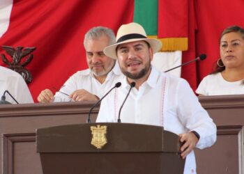 Llama Reyes Galindo a continuar con el legado y valores que dieron origen a nuestra Constitución-Morelia Informativo