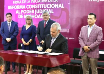 Jueces y magistrados por voto popular; Bedolla firma iniciativa de reforma al Poder Judicial