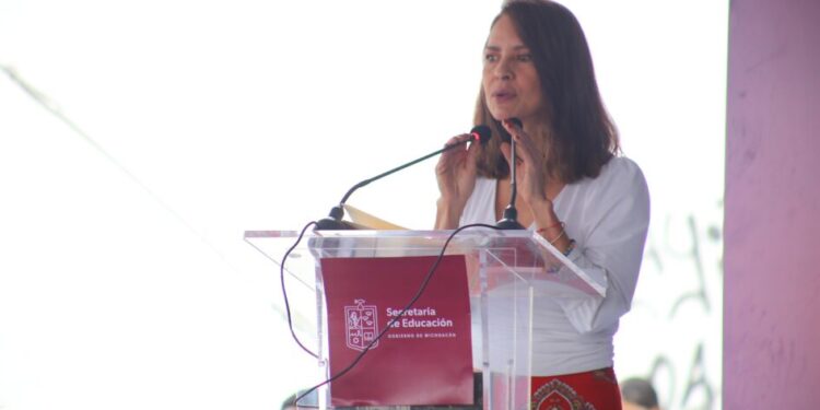 Con apoyos federales y estatales, se combate la deserción escolar: Nalleli Pedraza Huerta