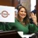 Impulsa Nalleli Pedraza escribir leyenda Claudia Sheinbaum primera presidenta de México en el muro del Congreso Michoacán