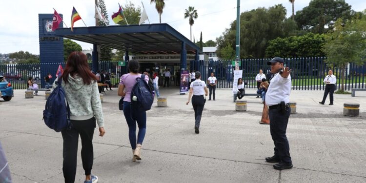 Las y los peatones son primero en la Universidad Michoacana