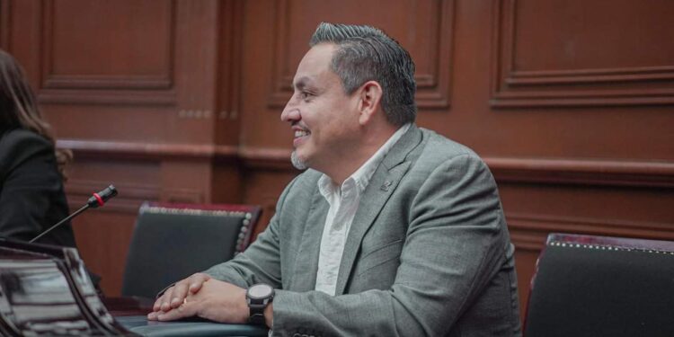 Víctor Manríquez propone fortalecer legislación para evitar que niñas, niños adolescentes sean reclutados por el crimen