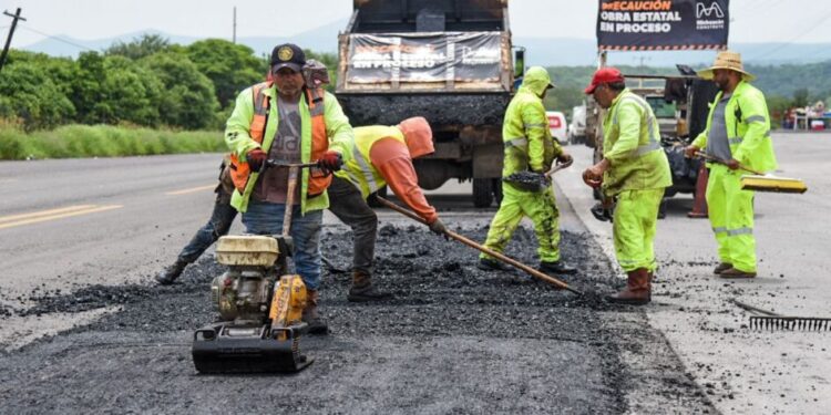 SCOP activa labores de bacheo emergente en carreteras federales-Morelia Informativo