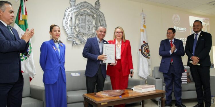 Reconoce UMSNH labor de Navarro García como secretario de Administración-Morelia Informativo