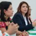 Emplazada 76 Legislatura a responder a las comunidades indígenas: Fabiola Alanís Buscaremos que se multipliquen los saberes, la multiculturalidad y la esencia que nos dio origen, adelantó Morelia, Mich., a 25 de Octubre de 2024.- Como diputadas y diputados locales estamos emplazadas y emplazados a responder a las comunidades indígenas por obligación, pero también por convicción, afirmó la presidenta de la Junta de Coordinación Política del Congreso del Estado, Fabiola Alanís Sámano. Durante la instalación formal de la Comisión de Derechos Indígenas y Afromexicanos de la 76 Legislatura, la también coordinadora del Grupo Parlamentario de Morena expuso que dicha comisión encabezada por Eréndira Isauro Hernández e integrada también por Conrado Paz Torres, es esencialmente relevante, pertinente y de agenda nacional, en esta perspectiva de justicia social para los pueblos indígenas y comunidades afromexicanas. Declaró que como integrantes del Poder Legislativo están emplazadas y emplazados en la responsabilidad que han adquirido para hacer lo que les corresponde, incluso, compartió que en esta materia hay una iniciativa de reforma que ingresó hace unos días al Pleno del congreso michoacano, que incorpora el formato de reconocimiento al autogobierno y que tiene la esencia de la reforma nacional, que es de avanzada en la región latinoamericana, porque promueve que se multipliquen los saberes, la multiculturalidad y las raíces que nos dieron origen como nación. Alanís Sámano declaró que, por sus raíces, contexto, formación y acción en las causas de la gente más vulnerable, la legisladora Eréndira Isauro realizará un trabajo excepcional, respaldada por el conocimiento que tiene desde lo local en estas comunidades el diputado Conrado Paz, quienes además cuentan con el compromiso del gobernador Alfredo Ramírez Bedolla, por lo que hay garantía de que se tomarán acciones que cambiarán el rumbo del estado-Morelia Informativo
