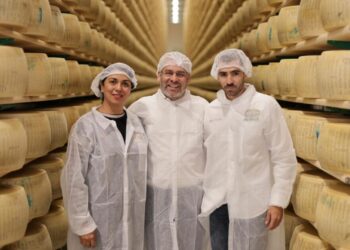 Bedolla, productores de queso Cotija y Parmigiano Reggiano forjan alianza en Italia-Morelia Informativo