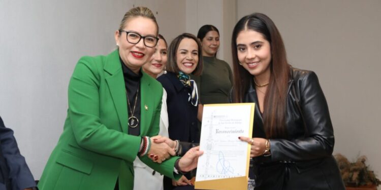 Reconocen la aportación de la Facultad de Economía de la UMSNH en Michoacán-Morelia Informativo