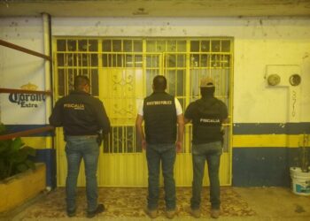 Fiscalía General ejecuta orden de cateo en inmueble habilitado como bar y asegura narcótico-Morelia Informativo