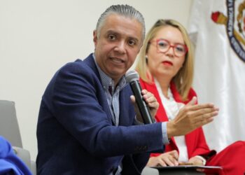 Reconoce UMSNH labor de Navarro García como secretario de Administración