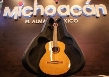 Engalana artesanía michoacana Punto México en la Sectur federal