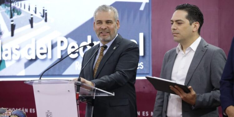 Puente de Villas del Pedregal con 67 % de avance: Bedolla