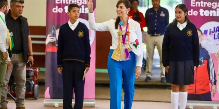 Habrá becas para más de 200 mil estudiantes de secundaria: SEE