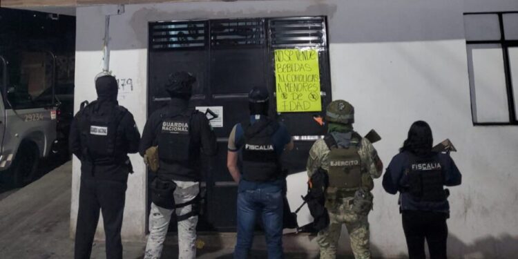 Catean bar en la colonia Independencia de Morelia y son aseguradas 550 dosis de metanfetamina