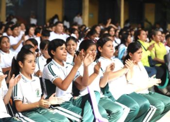 Escuelas de Michoacán serán promotoras de la salud con gobierno de Sheinbaum: SEE