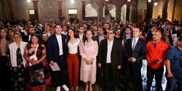 Reconocen talento y dedicación de ganadores del Premio Michoacano de la Juventud