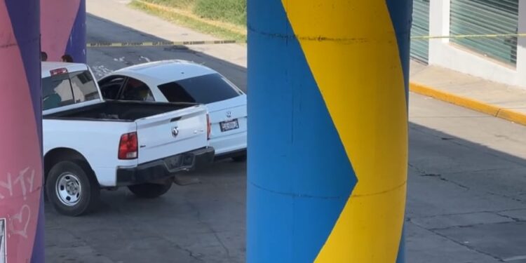 Balean a automovilista sobre el libramiento a la altura de Torreón Nuevo