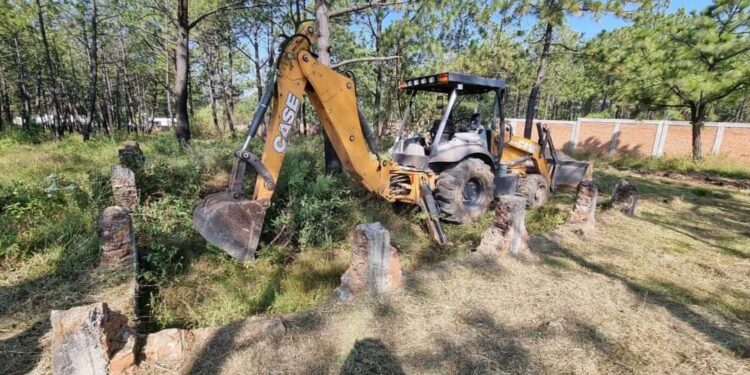 Gobierno de Morelia brinda mantenimiento a panteones de la zona rural