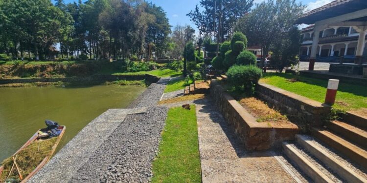 Gobierno estatal tiene listos los 2 muelles del lago de Pátzcuaro para Noche de Muertos