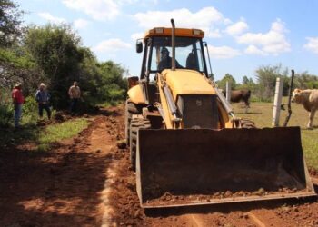 Gobierno de Alfonso Martínez avanza con rehabilitación de caminos rurales