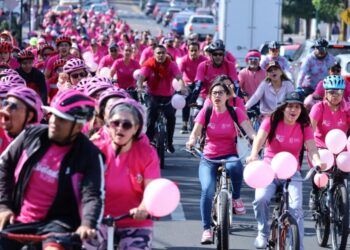 Pedalean contra el cáncer de mama; SSM promueve la detección oportuna