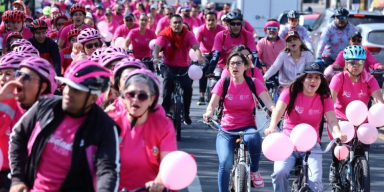 Pedalean contra el cáncer de mama; SSM promueve la detección oportuna