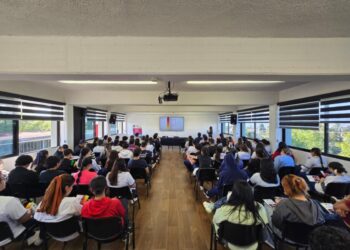 Imparte CJIM pláticas sobre violencia en el noviazgo a estudiantes de preparatoria y licenciatura en Morelia