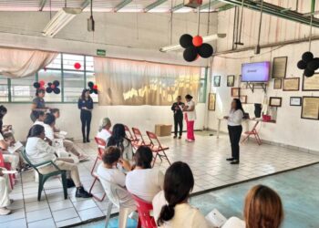 Lleva CJIM Uruapan pláticas a usuarias y mujeres privadas de su libertad en materia de prevención del cáncer de mama