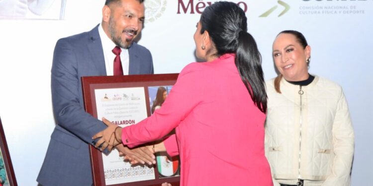 Entrega Cecufid Premio Estatal del Deporte 2024 a Óscar Vargas y Arturo Menchaca