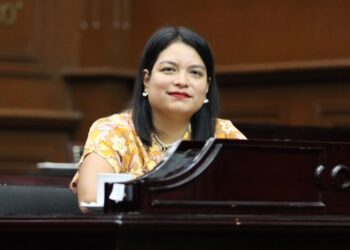 Eréndira Isauro presenta iniciativa para mejorar la ejecución de obras públicas en Michoacán